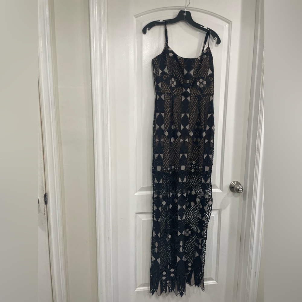 BCBGMAXAZRIA  LONG DRESS!